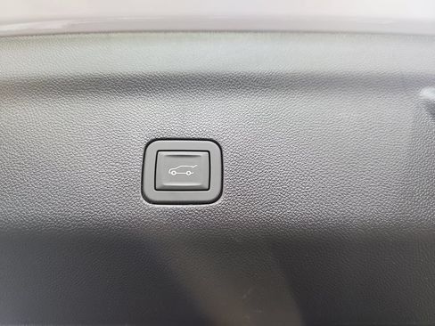 Used 2026 GMC Yukon Denali w/ Sun & Power Step Package AWD/4WD image 17