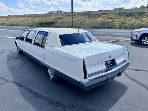 Used 1996 Cadillac Fleetwood Brougham image 4