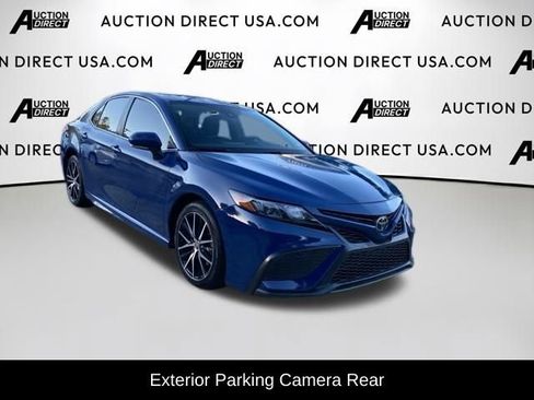 Used 2023 Toyota Camry SE image 3