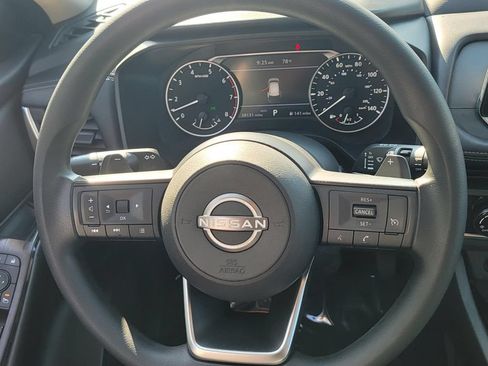 Used 2024 Nissan Rogue S AWD/4WD image 19