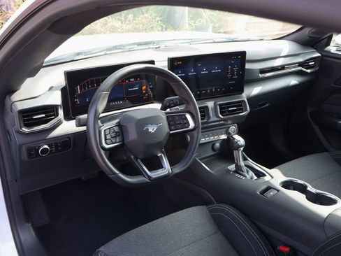 Used 2025 Ford Mustang GT RWD image 22