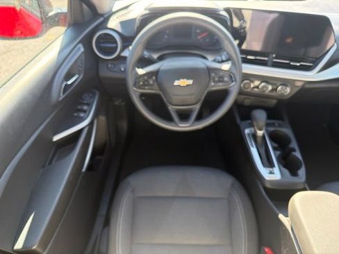 Used 2026 Chevrolet Trax LS FWD image 20