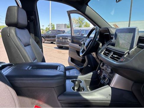 Used 2022 Chevrolet Tahoe LT w/ Luxury Package AWD/4WD image 16