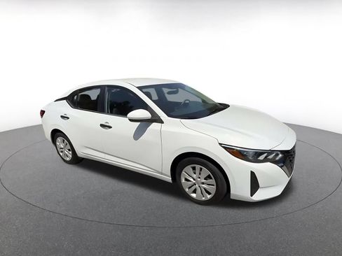 Used 2025 Nissan Sentra S FWD image 2