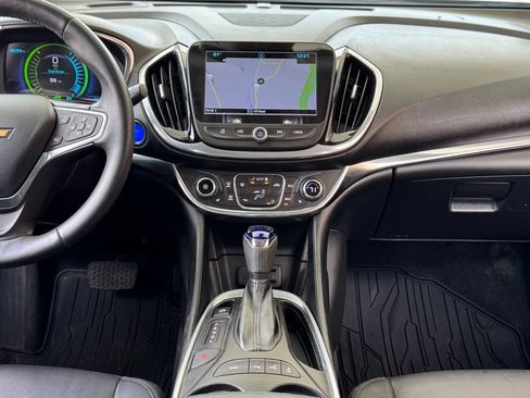 Used 2018 Chevrolet Volt Premier w/ Driver Confidence Package FWD image 3