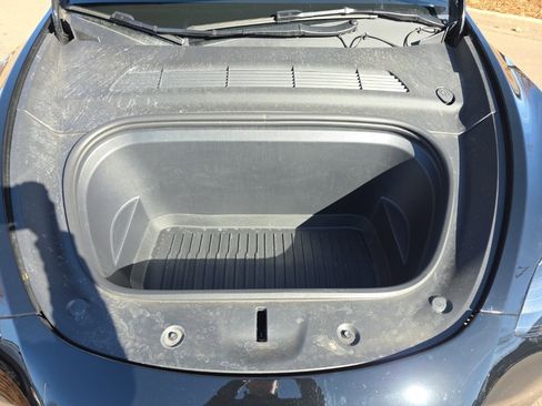 Used 2025 Tesla Model Y Long Range image 25