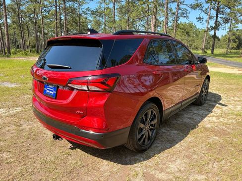 Used 2023 Chevrolet Equinox RS w/ RS Leather Package FWD image 5