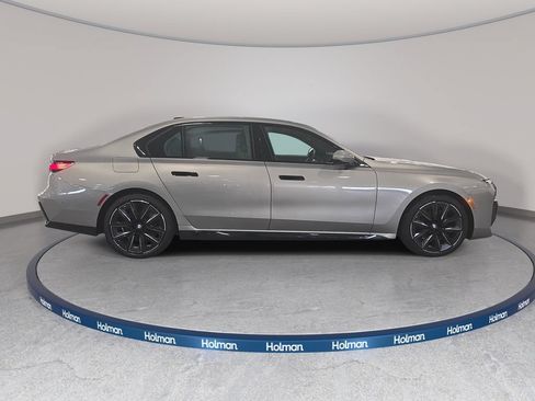 Used 2023 BMW 740i RWD image 5