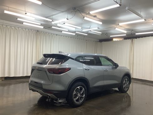 Used 2025 Chevrolet Blazer LT FWD image 5