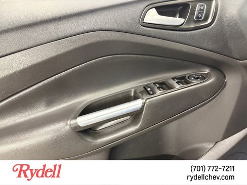 Used 2017 Ford Escape SE w/ SE Cold Weather Package AWD/4WD image 11