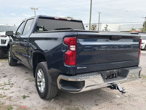 Used 2022 Chevrolet Silverado 1500 LT AWD/4WD image 5