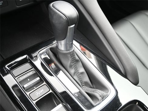 Certified 2023 Acura Integra image 6