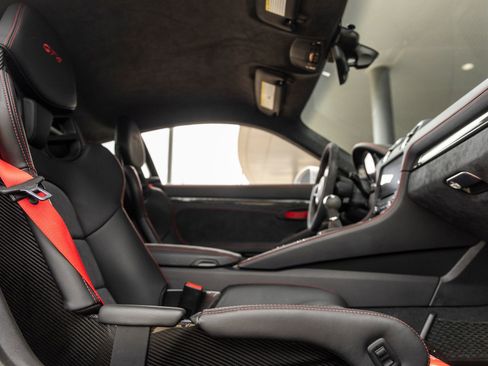 Used 2020 Porsche 718 Cayman GT4 RWD image 48