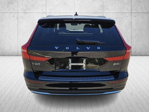 New 2025 Volvo V60 B5 Cross Country Ultra w/ Protection Package Premier image 5