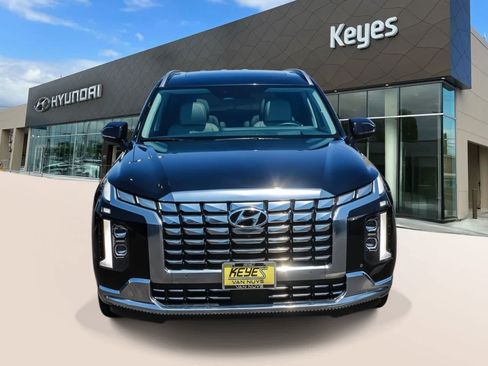 Certified 2023 Hyundai Palisade Calligraphy FWD image 2