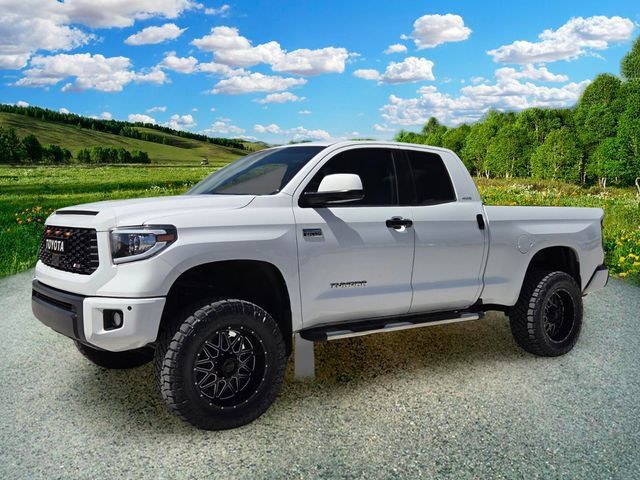 Used 2016 Toyota Tundra Limited w/ Limited Premium Package RWD image 2