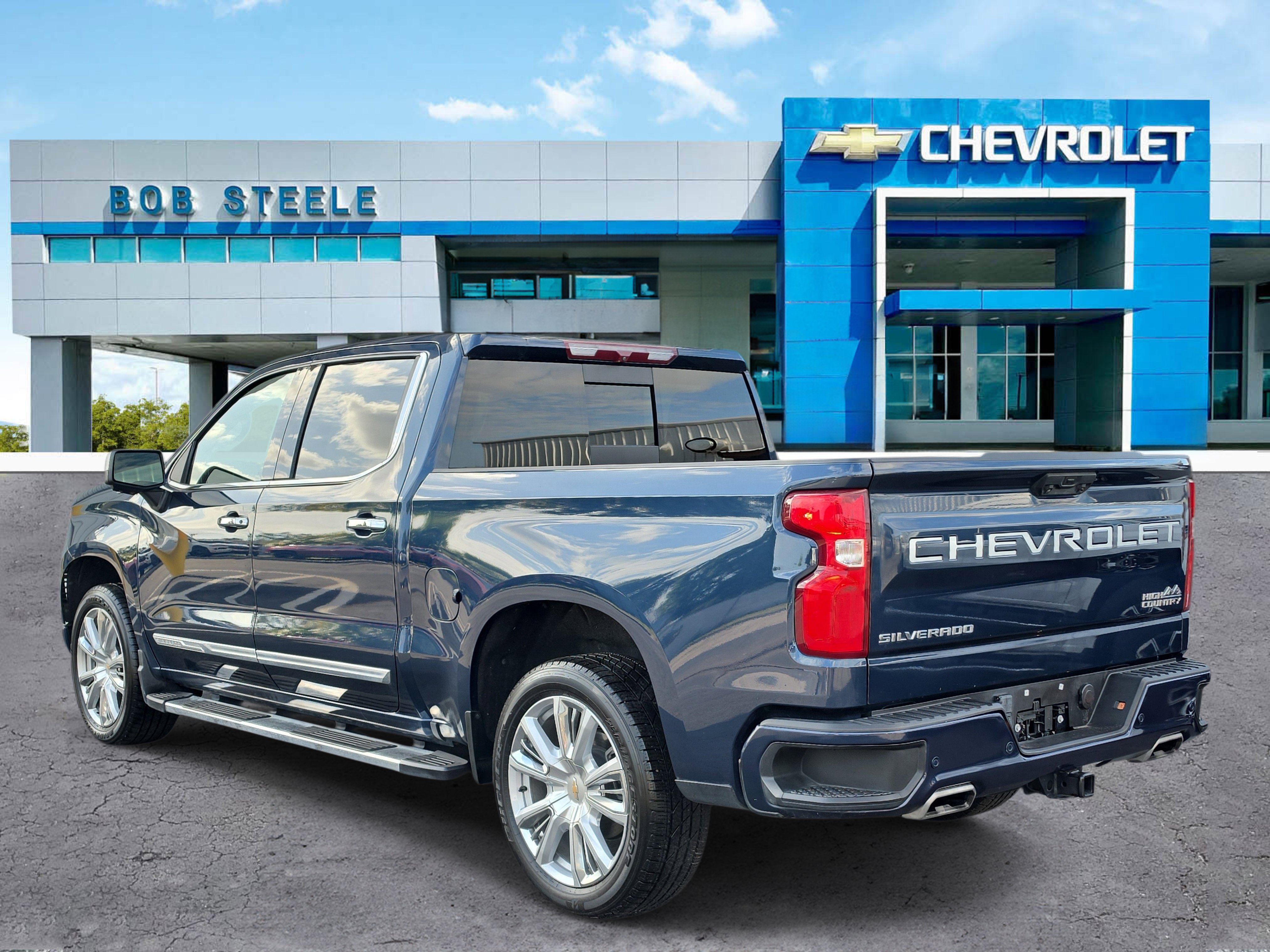Certified 2023 Chevrolet Silverado 1500 High Country w/ High Country Premium Package AWD/4WD image 3
