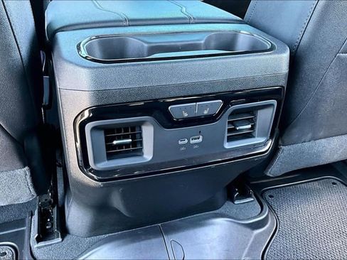 Used 2024 GMC Sierra 2500 AT4 w/ AT4 Premium Plus Package AWD/4WD image 11