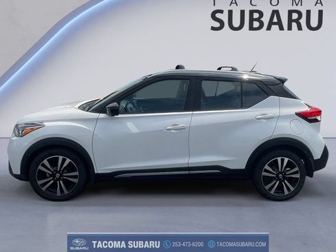 Used 2018 Nissan Kicks SR w/ Premium Package FWD image 2