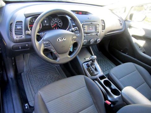 Used 2017 Kia Forte LX w/ LX Popular Package image 11