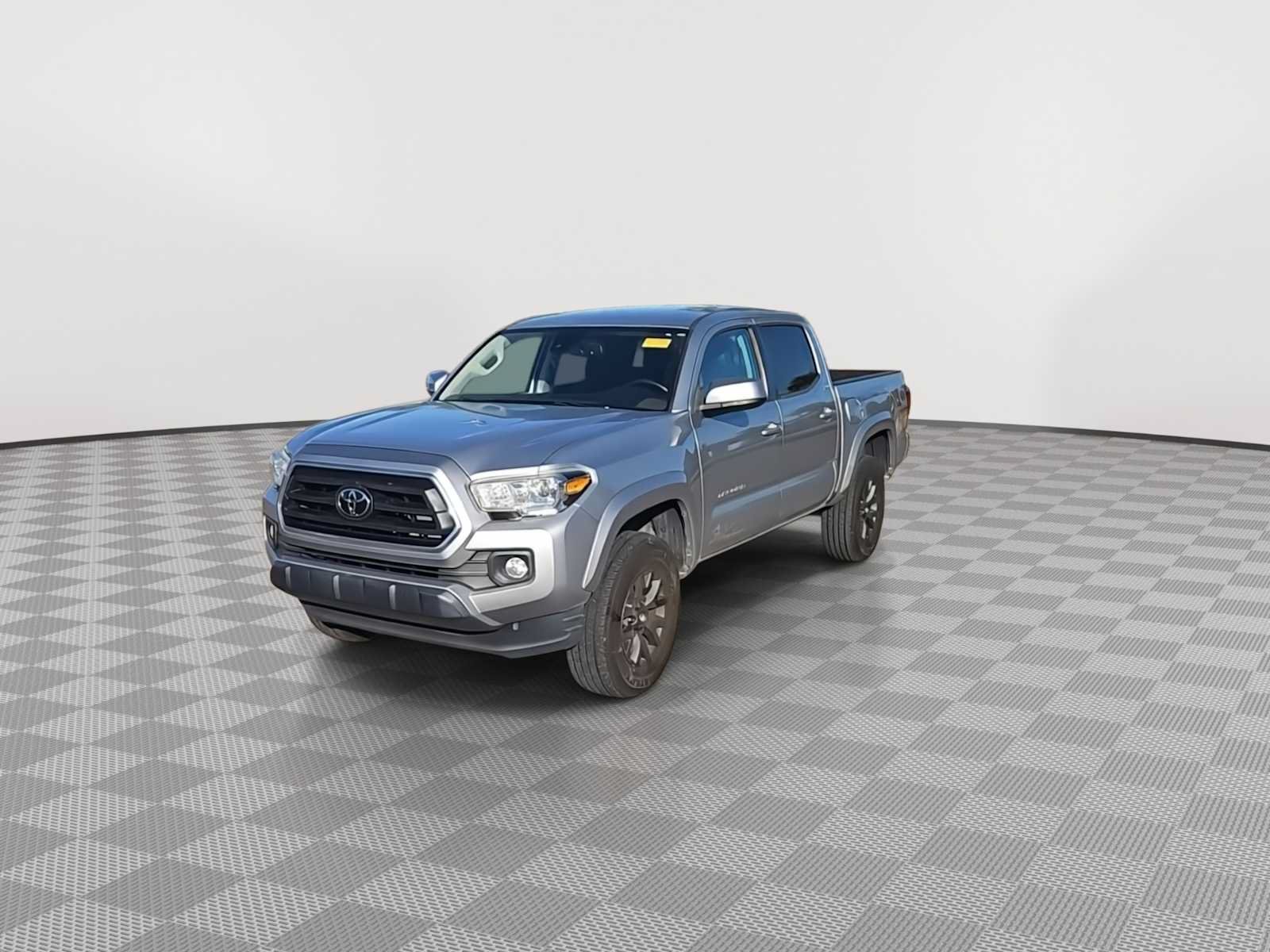 Used 2021 Toyota Tacoma SR5 RWD image 4