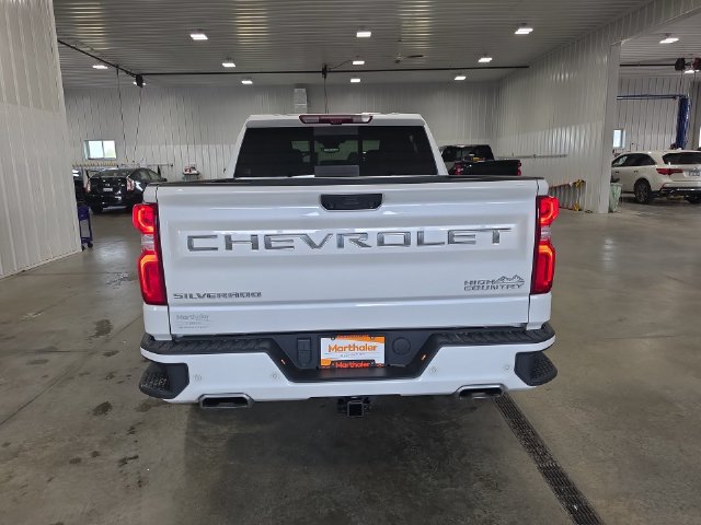 Used 2024 Chevrolet Silverado 1500 High Country w/ Technology Package AWD/4WD image 7