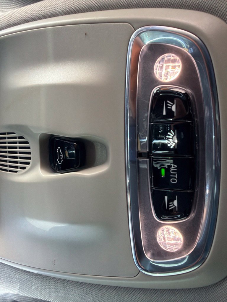 Used 2018 Volvo S90 T6 Inscription w/ Convenience Package AWD/4WD image 18
