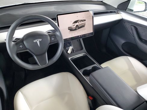Used 2023 Tesla Model Y Long Range AWD/4WD image 12