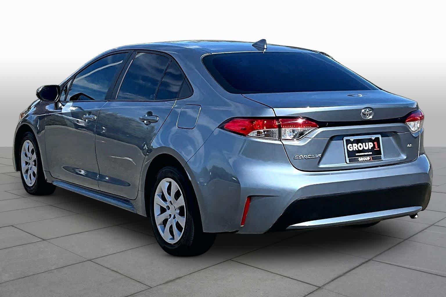 Used 2022 Toyota Corolla LE FWD image 11
