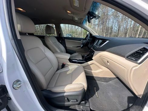 Used 2017 Hyundai Tucson SE Plus image 29