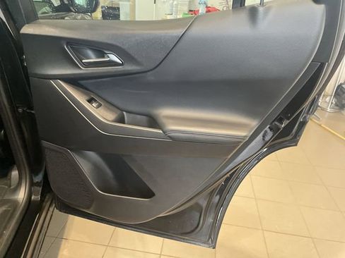 Used 2025 Chevrolet Equinox LT FWD image 36