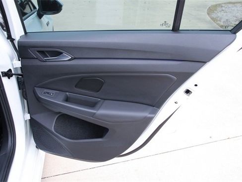 Used 2024 Volkswagen Golf R image 33