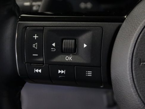 Used 2022 Nissan Pathfinder Platinum w/ Cargo Package image 15