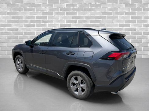 Used 2025 Toyota RAV4 XLE FWD image 3
