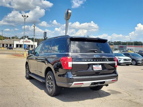 Used 2024 Ford Expedition XLT image 4