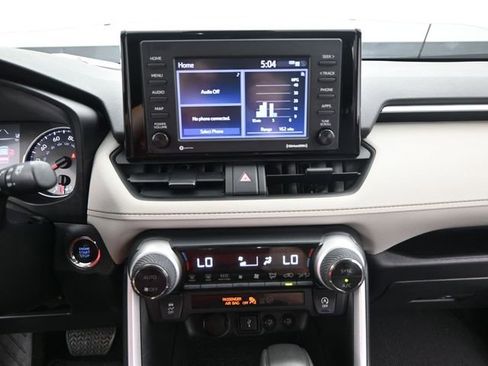 Used 2022 Toyota RAV4 XLE image 10