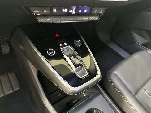 Used 2024 Audi Q4 e-tron Premium Plus w/ Premium Plus image 20