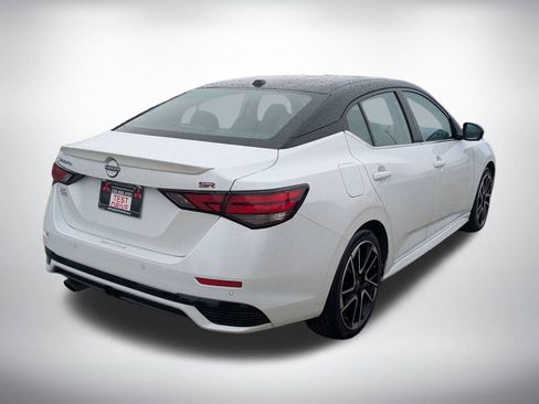 Used 2025 Nissan Sentra SR w/ SR Premium Package FWD image 3
