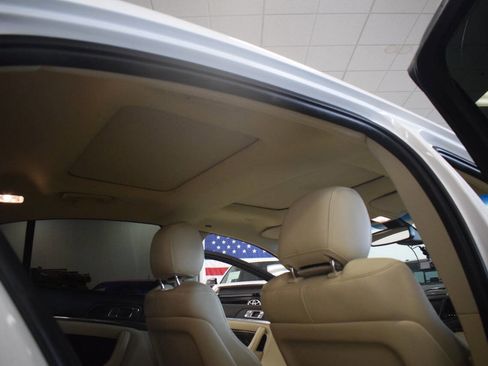 Used 2013 Lincoln MKS AWD image 46