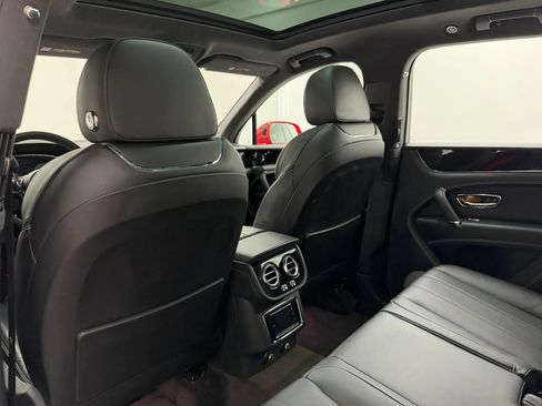 Used 2019 Bentley Bentayga AWD/4WD image 63