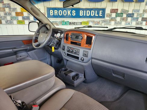 Used 2006 Dodge Ram 1500 Truck SLT image 2