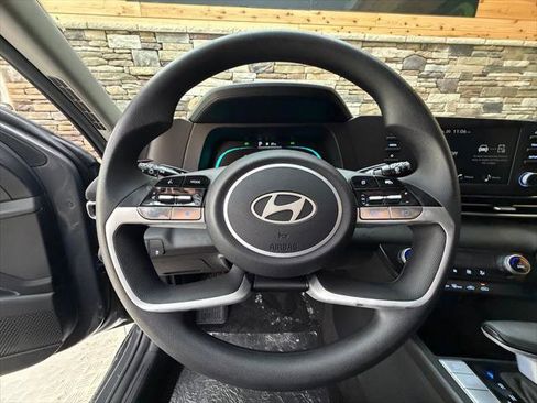 New 2026 Hyundai Elantra Hybrid FWD image 14