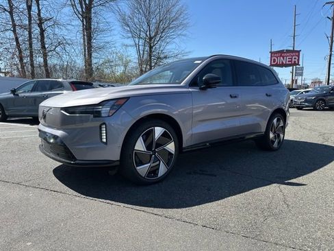 New 2026 Volvo EX90 Ultra image 3
