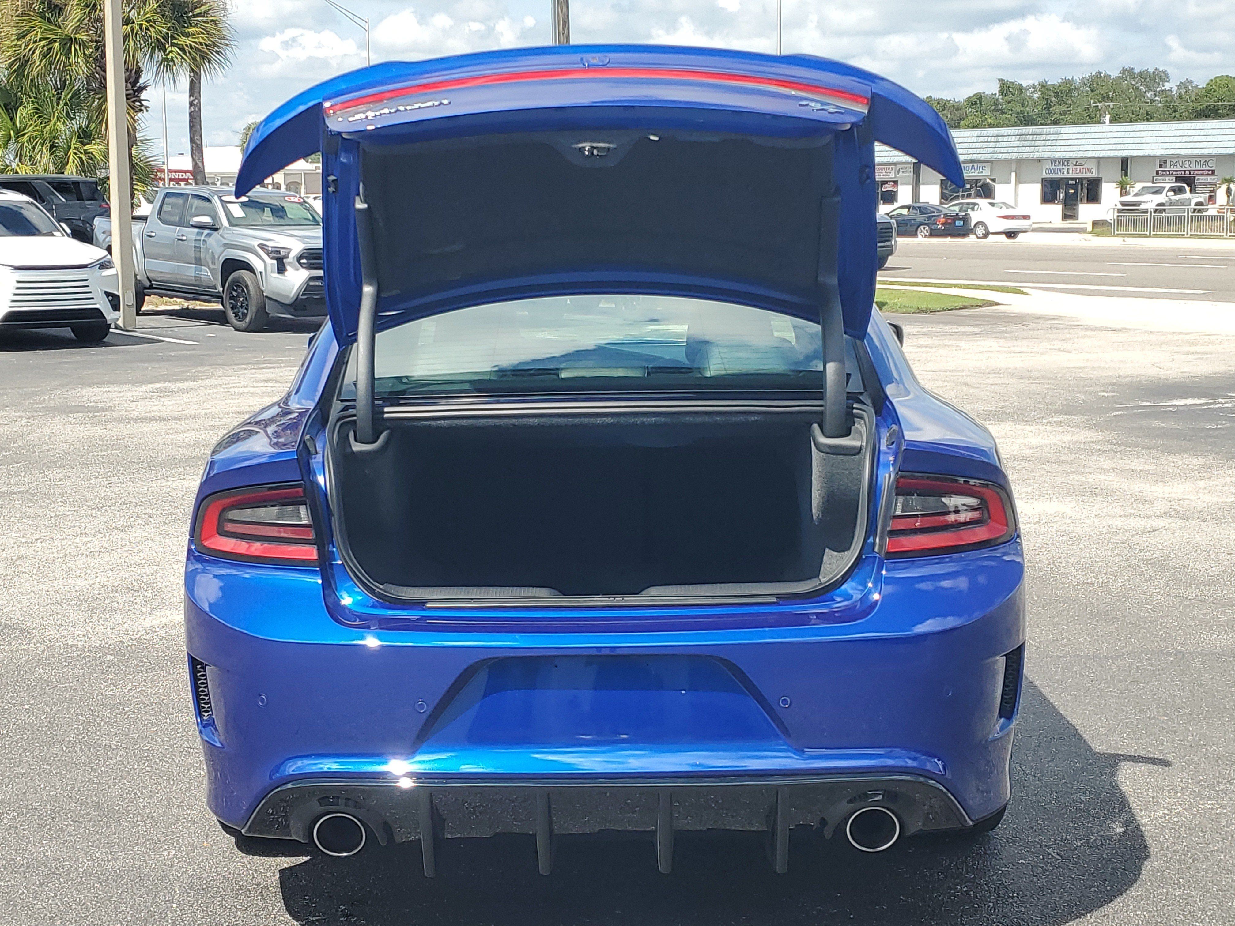 Used 2021 Dodge Charger R/T w/ Plus Group RWD image 11