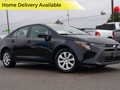 Used 2024 Toyota Corolla LE image 1
