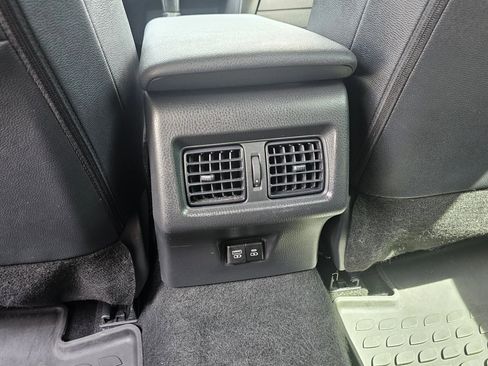 Used 2025 Toyota Camry SE w/ Convenience Package FWD image 30
