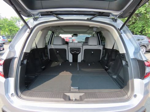 New 2025 Honda Pilot Touring image 11