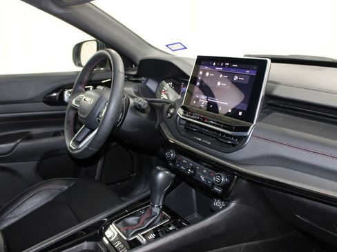 Used 2025 Jeep Compass Trailhawk AWD/4WD image 35