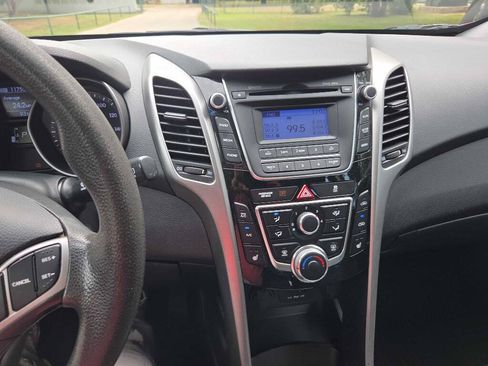 Used 2014 Hyundai Elantra GT FWD image 24