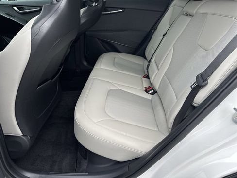 Used 2023 Kia Niro EX Touring image 25